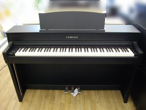 Yamaha CLP-745B (New)