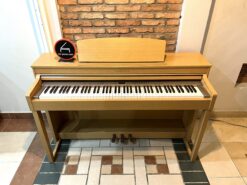 Yamaha CLP 440C