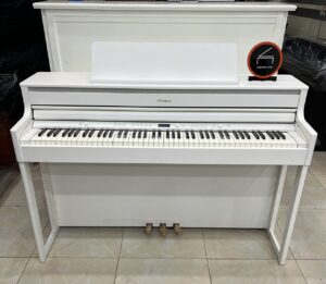 Roland HP 704 Wh
