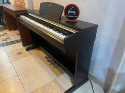 Yamaha YDP 135
