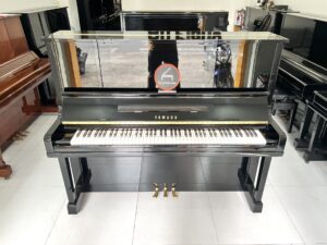 Yamaha U30bl